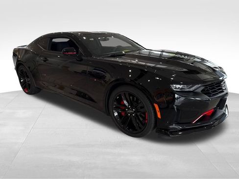 Used 2022 Chevrolet Camaro LT w/ Redline Edition RWD image 9