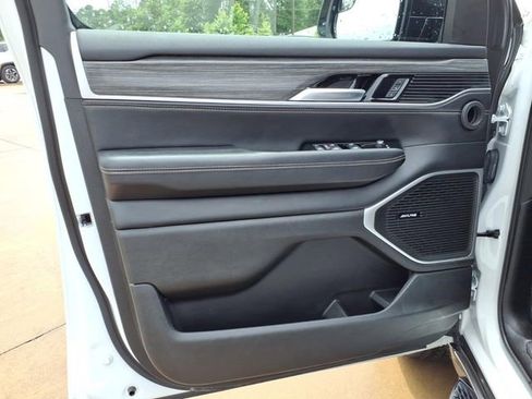 Used 2024 Jeep Wagoneer Series II w/ Flexible Seating Group RWD image 21
