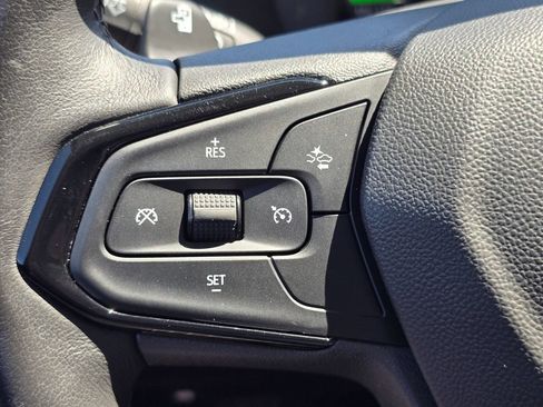Used 2022 Chevrolet Bolt EUV LT w/ Comfort Package FWD image 32