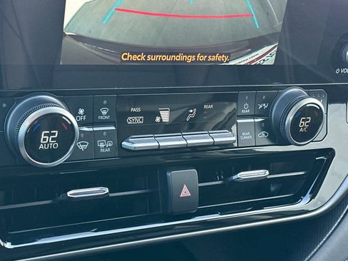 Used 2023 Toyota Highlander XLE image 20