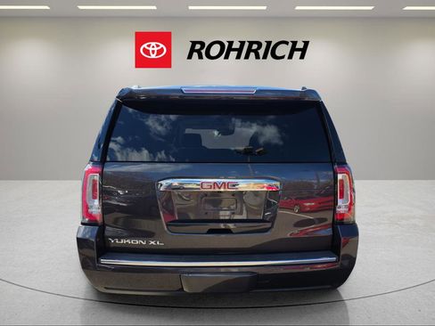Used 2016 GMC Yukon XL Denali w/ Open Road Package image 4