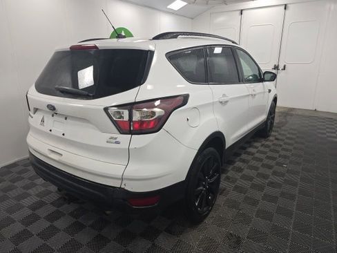 Used 2017 Ford Escape SE w/ SE Sport Appearance Package AWD/4WD image 5