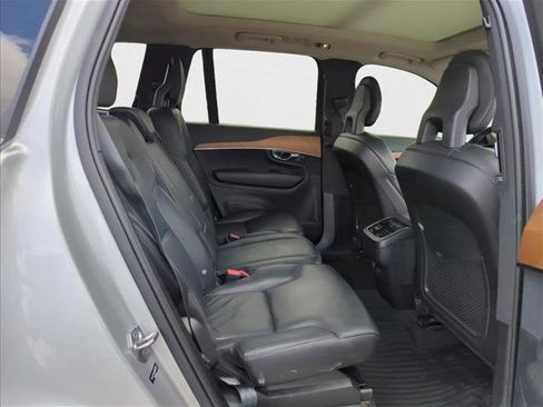 Used 2022 Volvo XC90 T6 Momentum w/ Advanced Package image 20