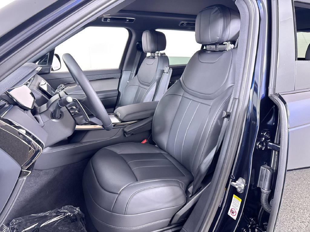 New 2027 Land Rover Range Rover Sport Dynamic SE AWD/4WD image 11