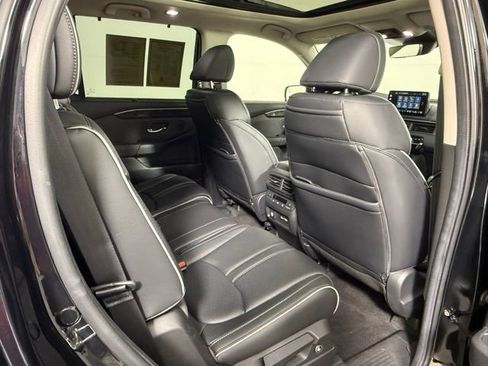 Used 2023 Honda Pilot Elite image 48