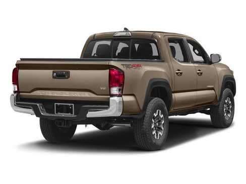 Used 2017 Toyota Tacoma TRD Off-Road w/ Tow Package (A/T) AWD/4WD image 5