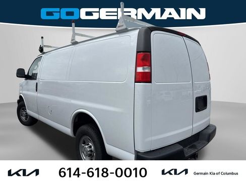 Used 2022 Chevrolet Express 2500 w/ Driver Convenience Package RWD image 2