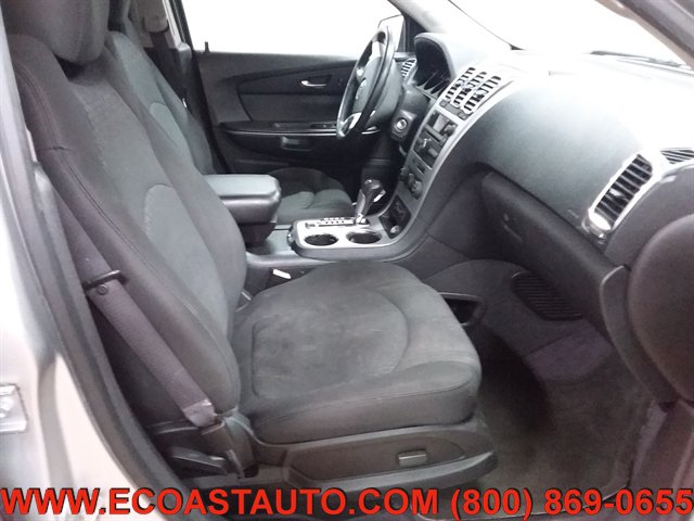 Used 2010 GMC Acadia SLE FWD image 12
