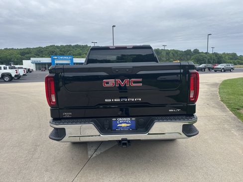 Used 2025 GMC Sierra 1500 SLT AWD/4WD image 11