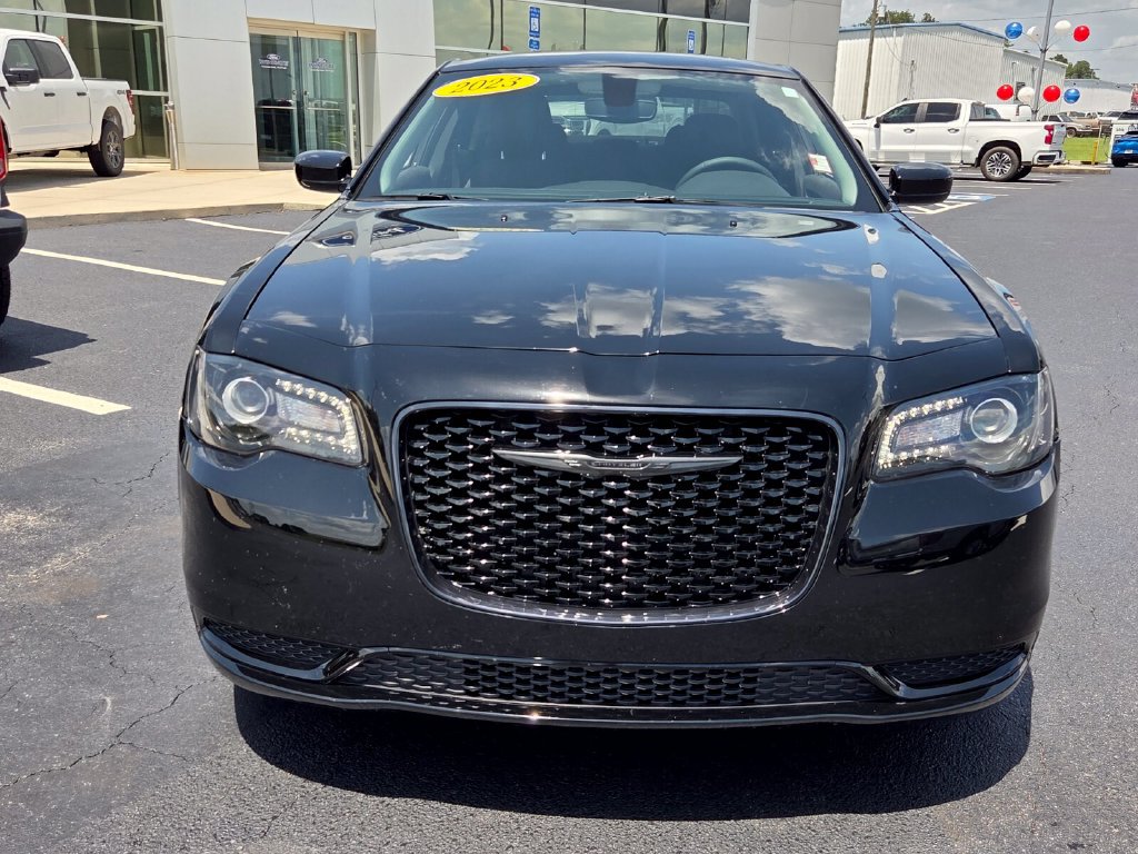 Used 2023 Chrysler 300 Touring w/ Sport Appearance Package RWD image 16