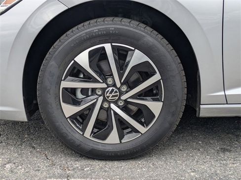 Used 2022 Volkswagen Jetta S image 11