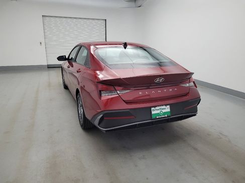 Used 2024 Hyundai Elantra SEL FWD image 6