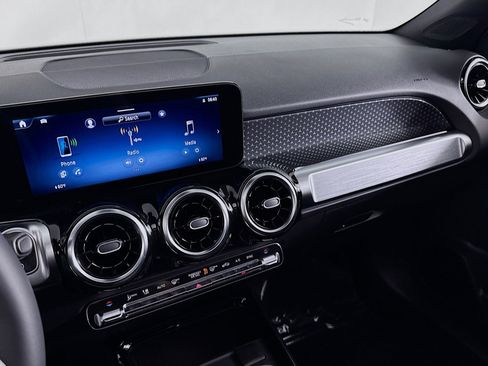 New 2026 Mercedes-Benz GLB 250 image 19