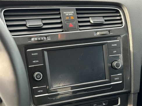 Used 2020 Volkswagen Golf 4-Door image 24