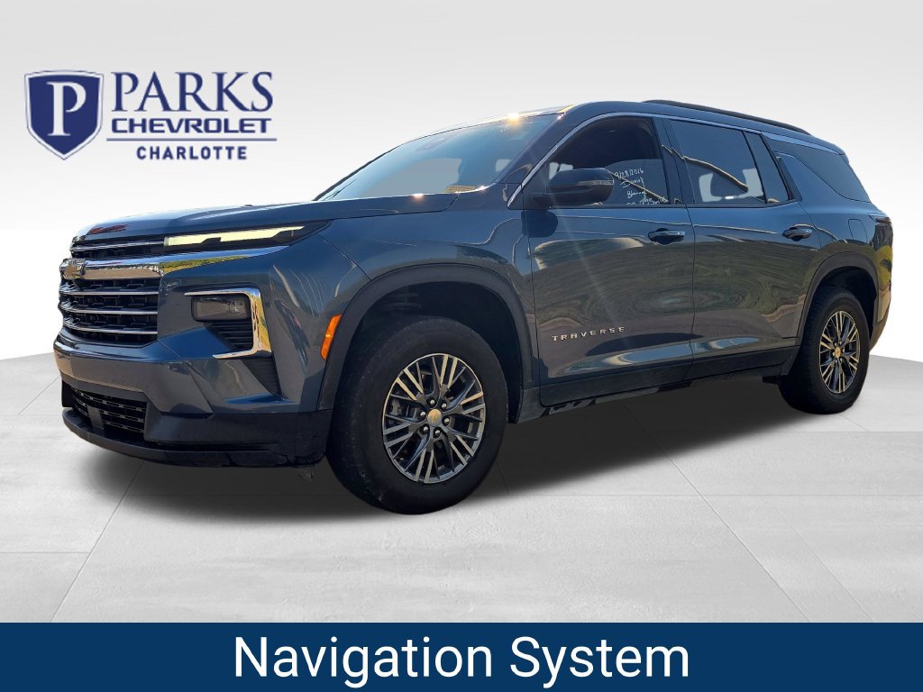 Certified 2025 Chevrolet Traverse LT FWD image 1