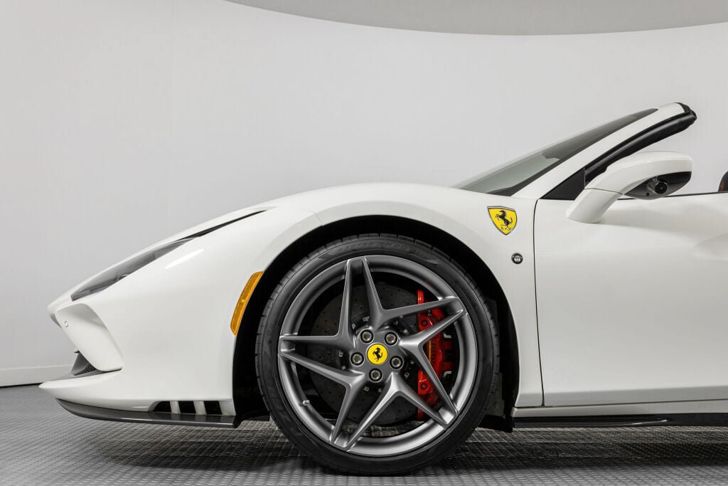 Used 2022 Ferrari F8 Tributo RWD image 20