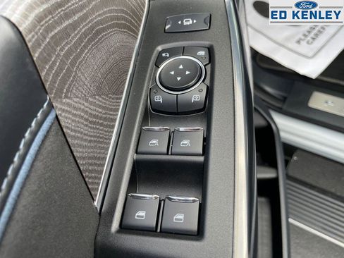 Used 2025 Ford F350 Platinum image 27