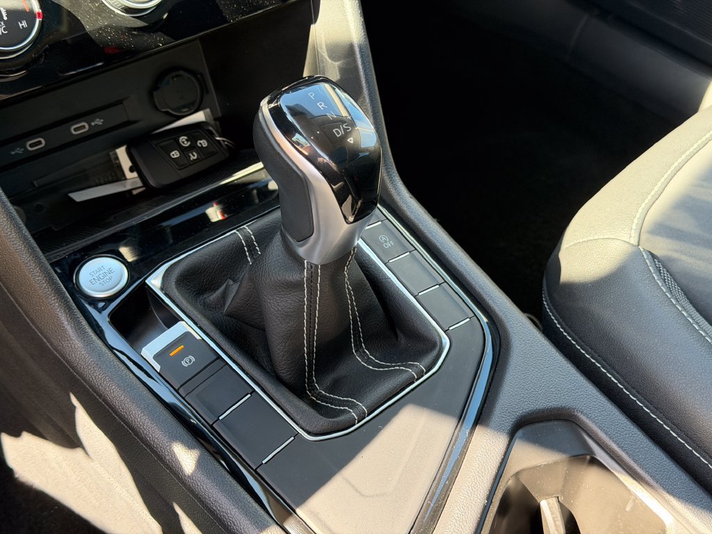 Certified 2023 Volkswagen Taos SE FWD image 21
