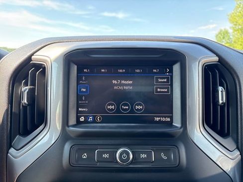 Used 2022 Chevrolet Silverado 2500 Custom w/ Custom Convenience Package AWD/4WD image 14