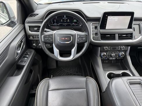 Used 2024 GMC Yukon XL SLT w/ SLT Premium Package AWD/4WD image 36