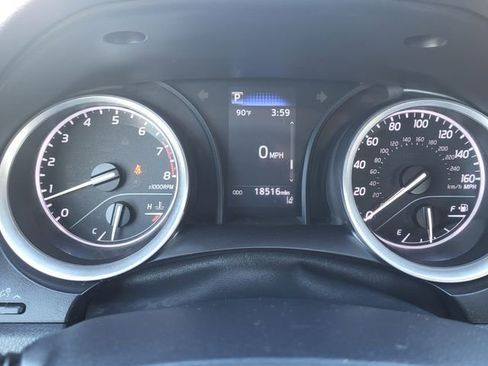 Used 2022 Toyota Camry LE image 13