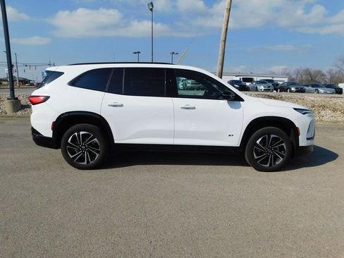 Used 2025 Buick Enclave Sport Touring image 2