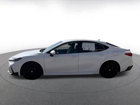 Used 2026 Toyota Camry SE FWD image 9