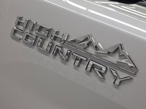 Used 2022 Chevrolet Silverado 2500 High Country w/ Z71 Off-Road Package image 53