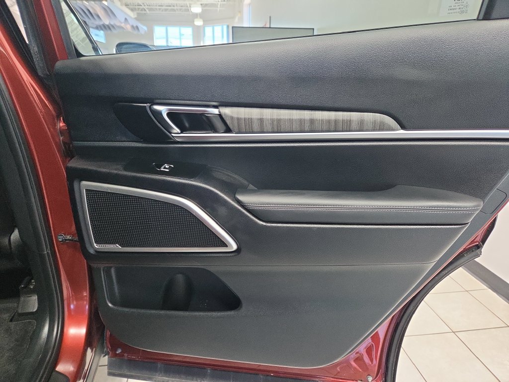 Used 2023 Kia Telluride AWD image 21