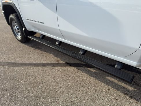 Used 2024 GMC Sierra 2500 Pro AWD/4WD image 12