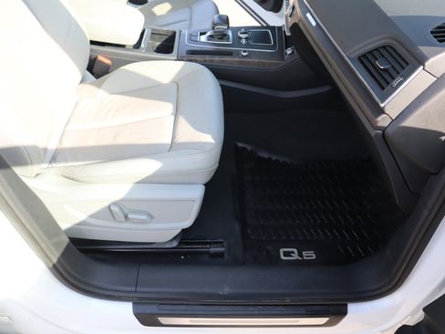 Used 2018 Audi Q5 Prestige w/ Prestige Package image 28