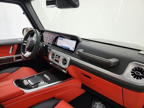 Used 2025 Mercedes-Benz G 63 AMG 4MATIC image 19