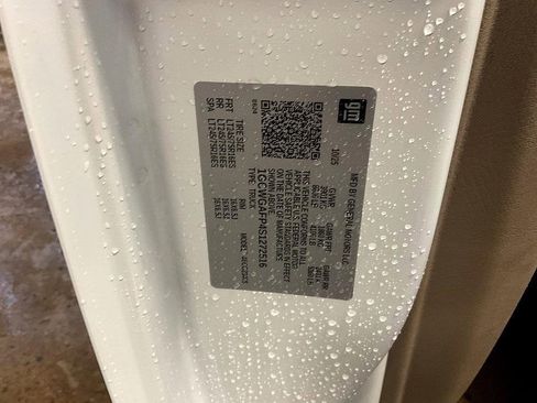 New 2025 Chevrolet Express 2500 w/ Driver Convenience Package image 22