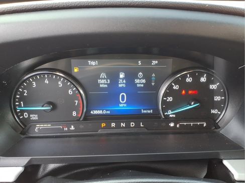 Certified 2023 Ford Explorer XLT w/ Equipment Group 202A image 15