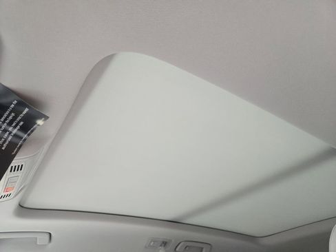 New 2026 Volkswagen Taos SE image 20