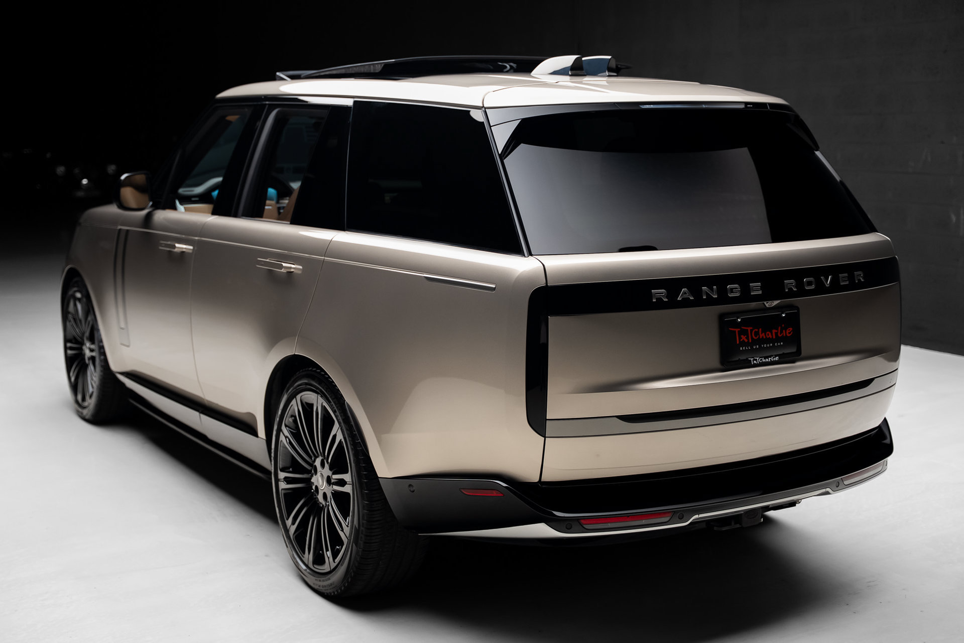 Used 2024 Land Rover Range Rover SE AWD/4WD image 24