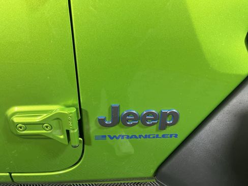 Used 2025 Jeep Wrangler Sport S w/ Convenience Group image 11