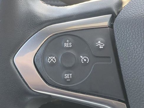 Used 2023 Chevrolet Traverse LT image 20