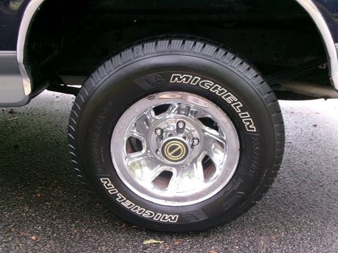 Used 1995 Ford F150 XLT image 29