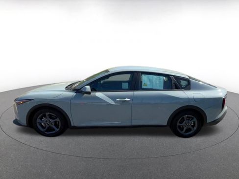 Used 2025 Kia K4 LXS image 9