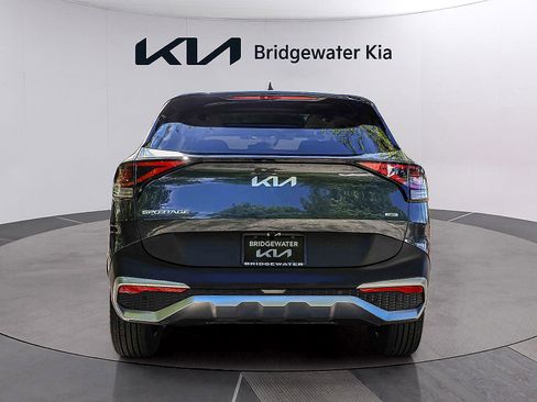 Certified 2025 Kia Sportage EX w/ EX Premium Package AWD/4WD image 5