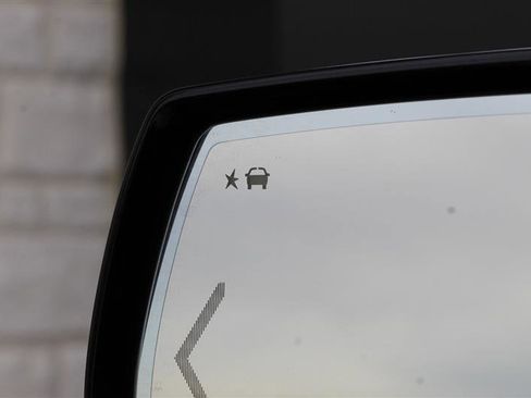 Used 2016 GMC Yukon Denali w/ Open Road Package image 28