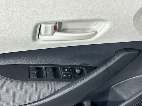 Used 2026 Toyota Corolla LE image 18