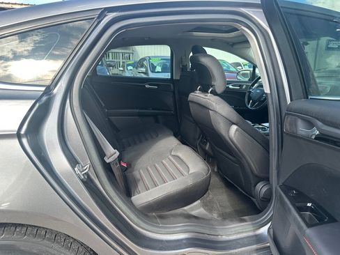 Used 2013 Ford Fusion SE FWD image 14