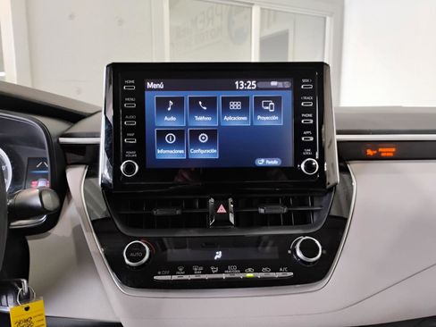 Used 2020 Toyota Corolla LE image 37