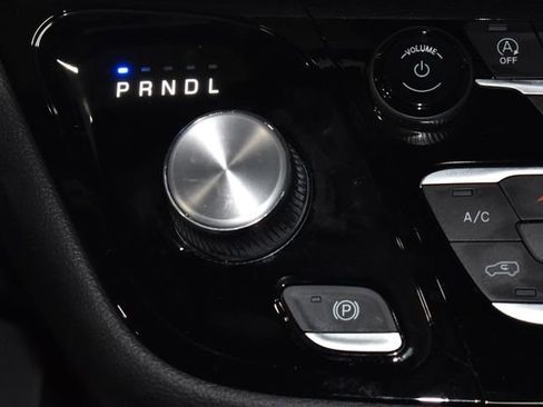 New 2026 Chrysler Pacifica Select image 18