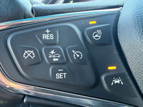 Used 2019 Chevrolet Bolt Premier w/ Infotainment Package image 21