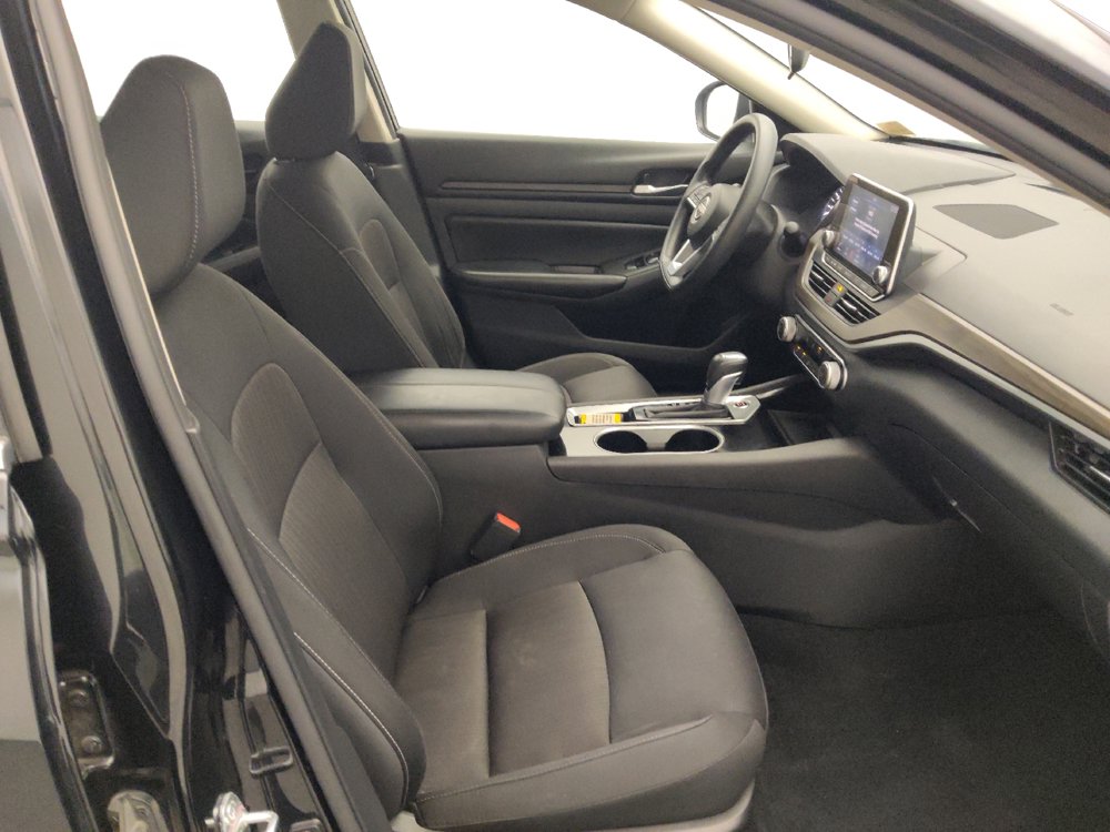 Used 2024 Nissan Altima 2.5 SV FWD image 21