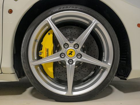Used 2015 Ferrari 458 Spider RWD image 23
