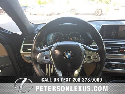 Used 2018 BMW 750i RWD image 26